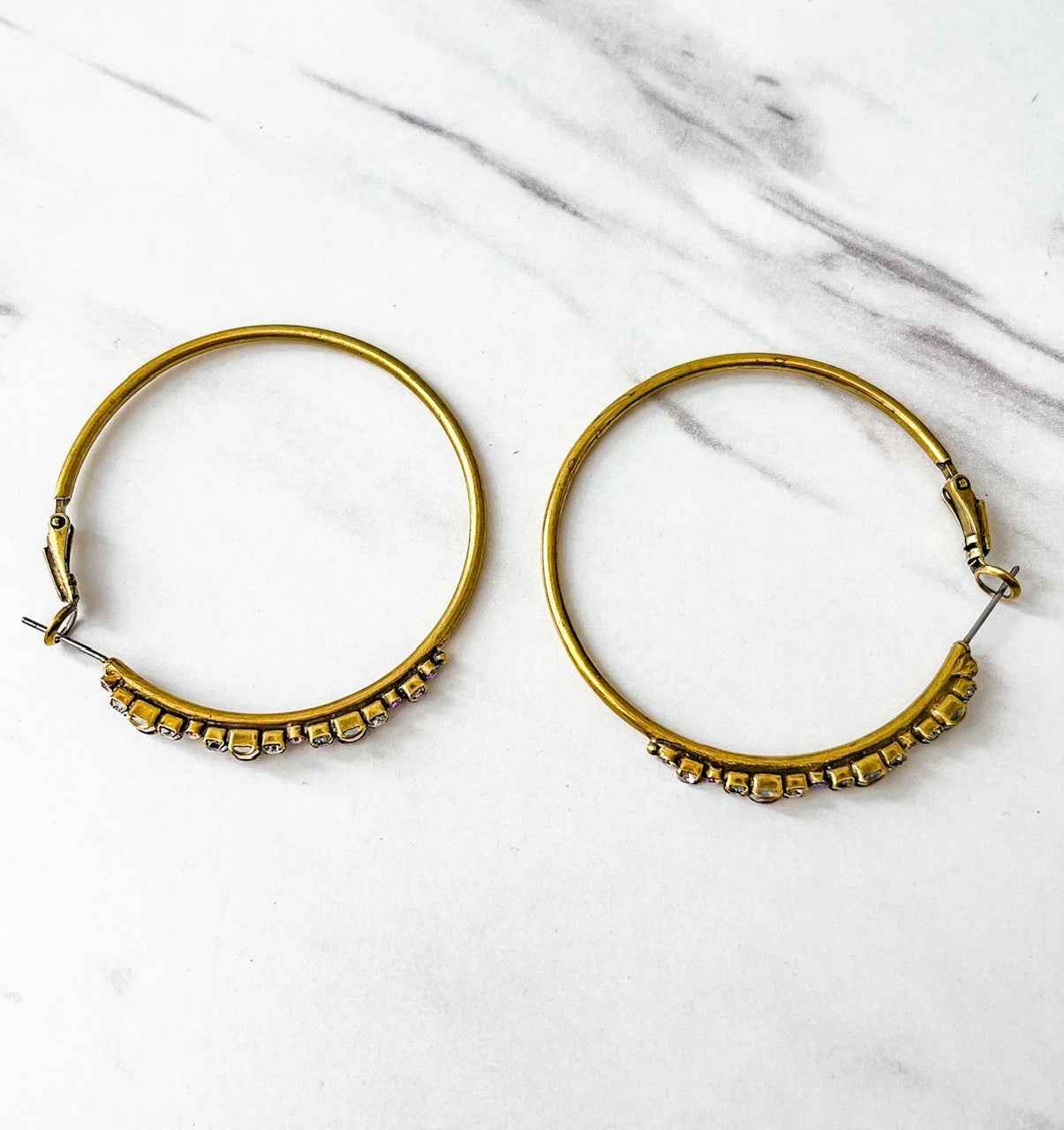EDN79AGROB Antique Gold Crystals Hoop Earrings Rocky Beach