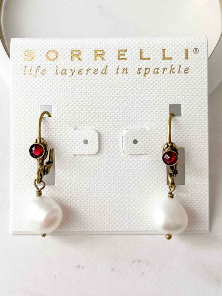 EEF14AGSNR Antique Gold Pearl Dangle Earrings Sansa Red