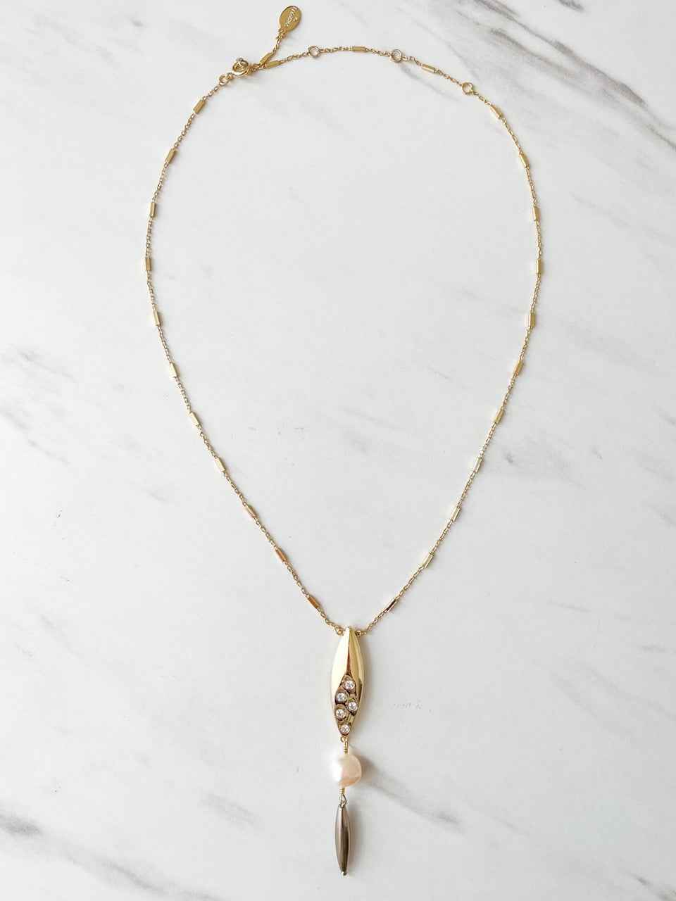 NEB21MXMDP Mix Metal Modern Pearl Pendant Necklace