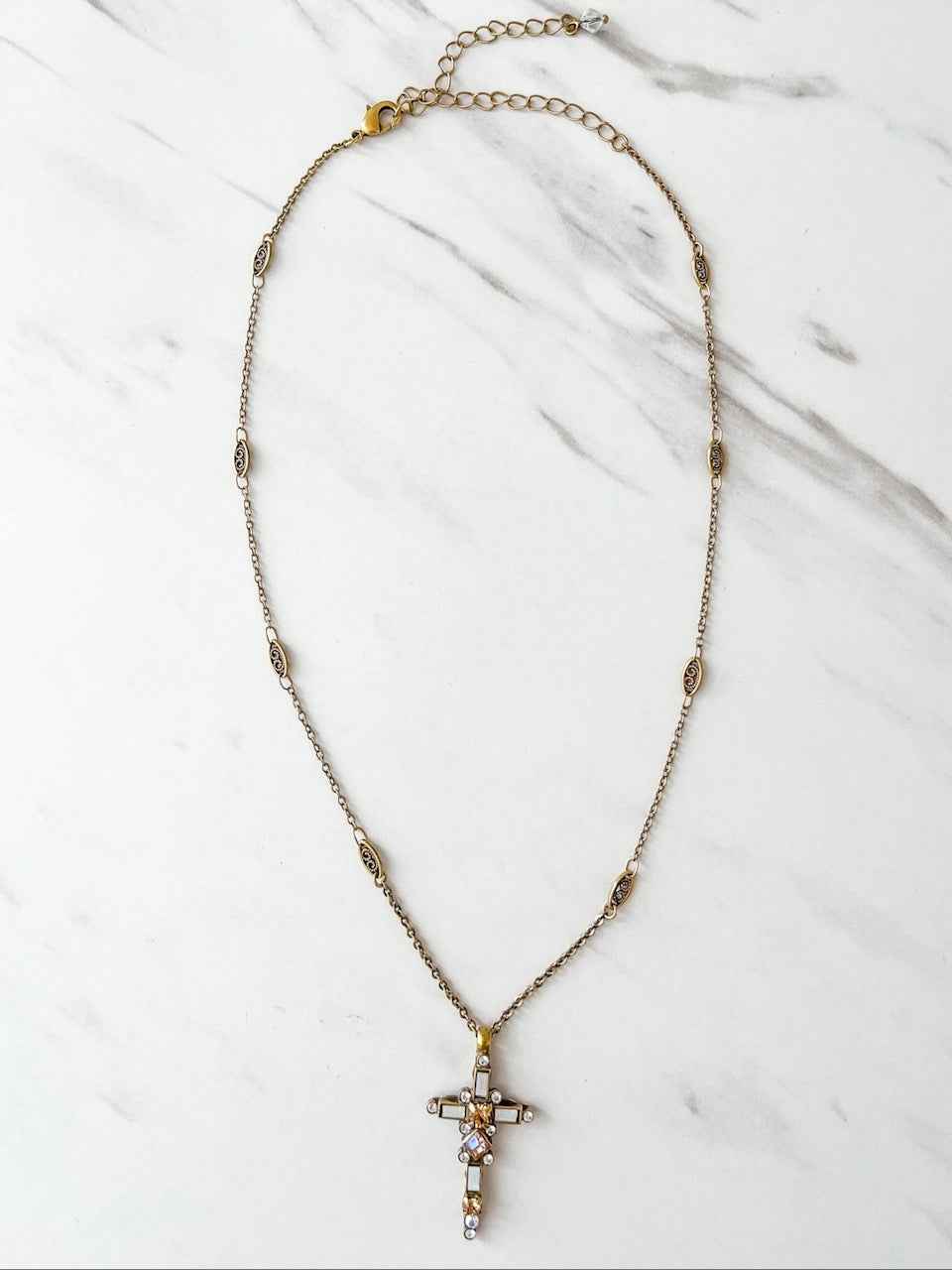 NDQ54AGROB Dierdre Cross Pendant Necklace Rocky Beach