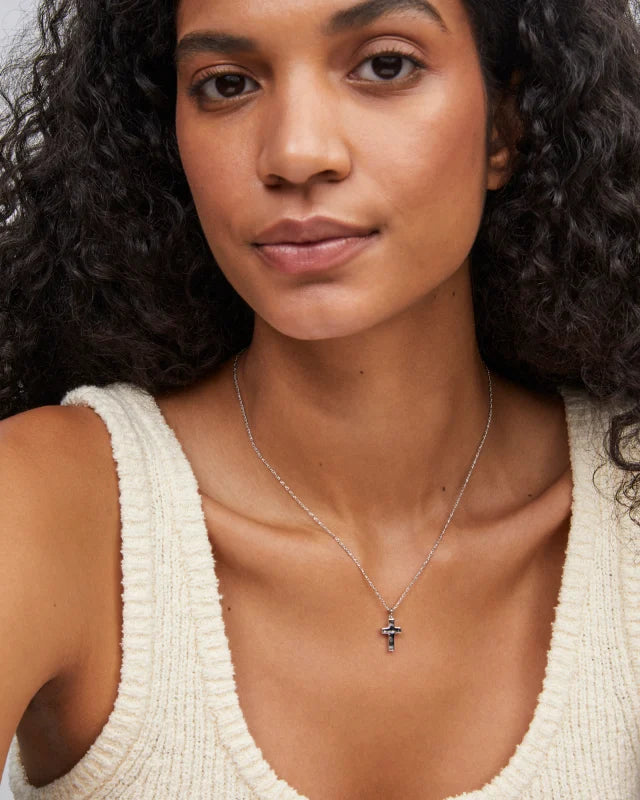 Cross Pendant Necklace in Silver