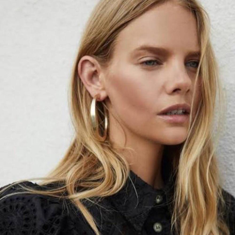 Avi Gold Hoop Earrings - Bella's House Tulsa