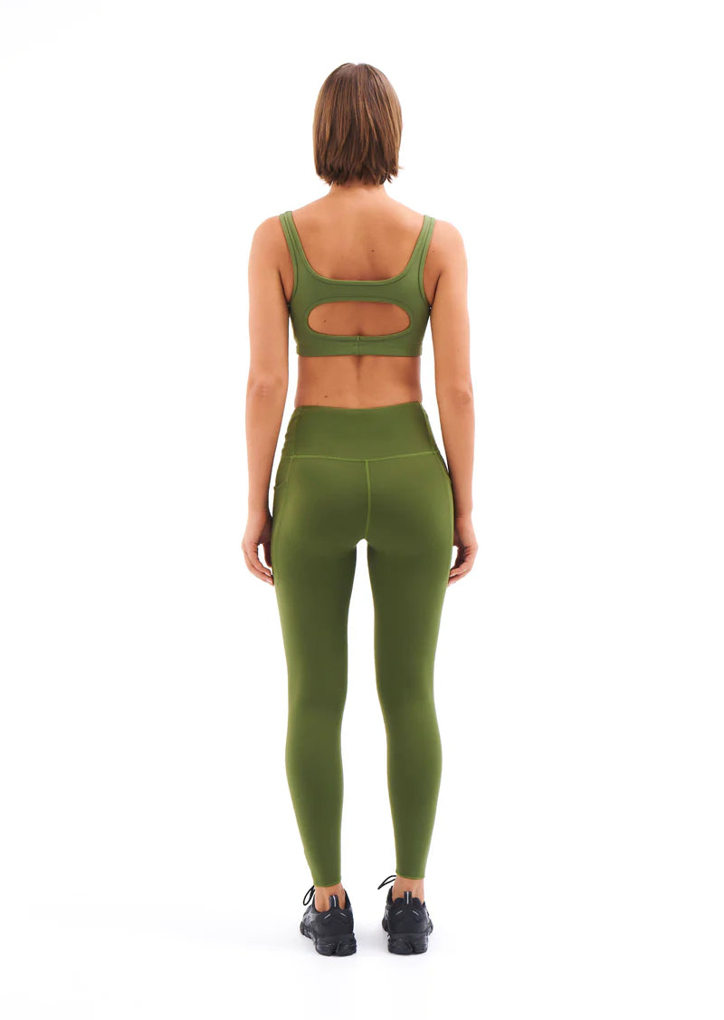 AMPLIFY SPORTS BRA IN PESTO